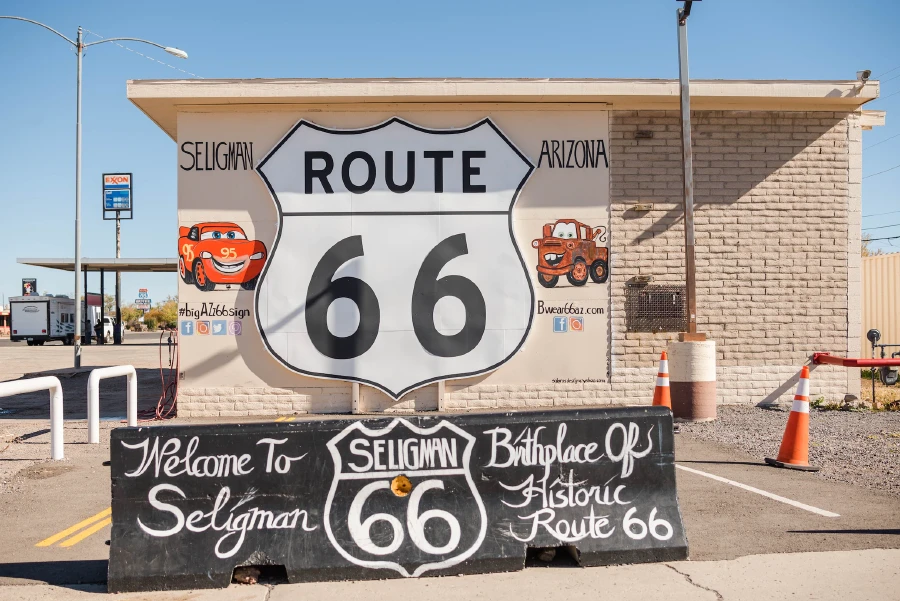 Traveling on a low budget along Route 66. Where to find best free places to visit?