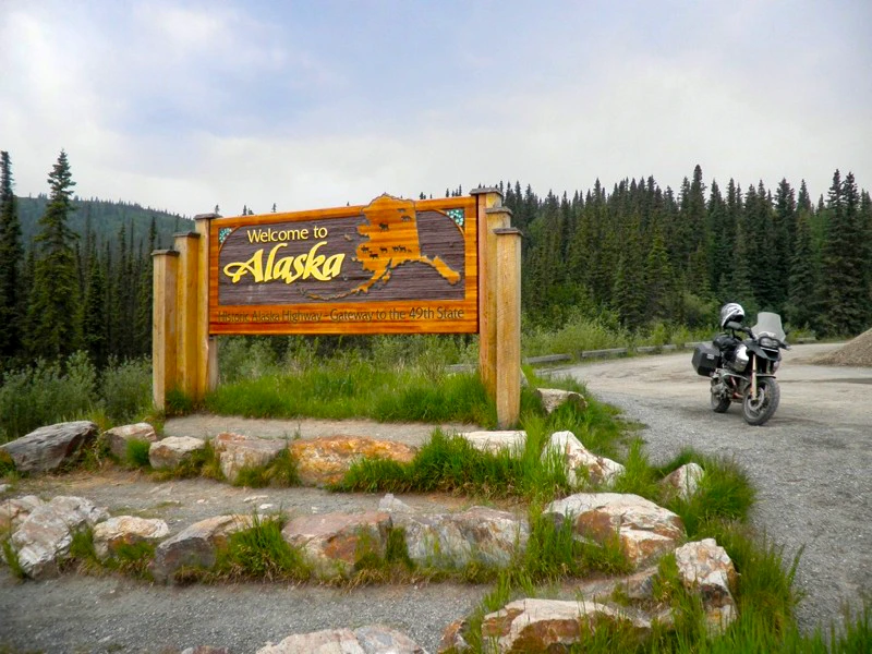 Motorcycle trip on the Alaska Highway. How to drive a motorbike in Alaska?