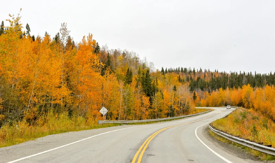 When is the best time to travel Alaska Highway?